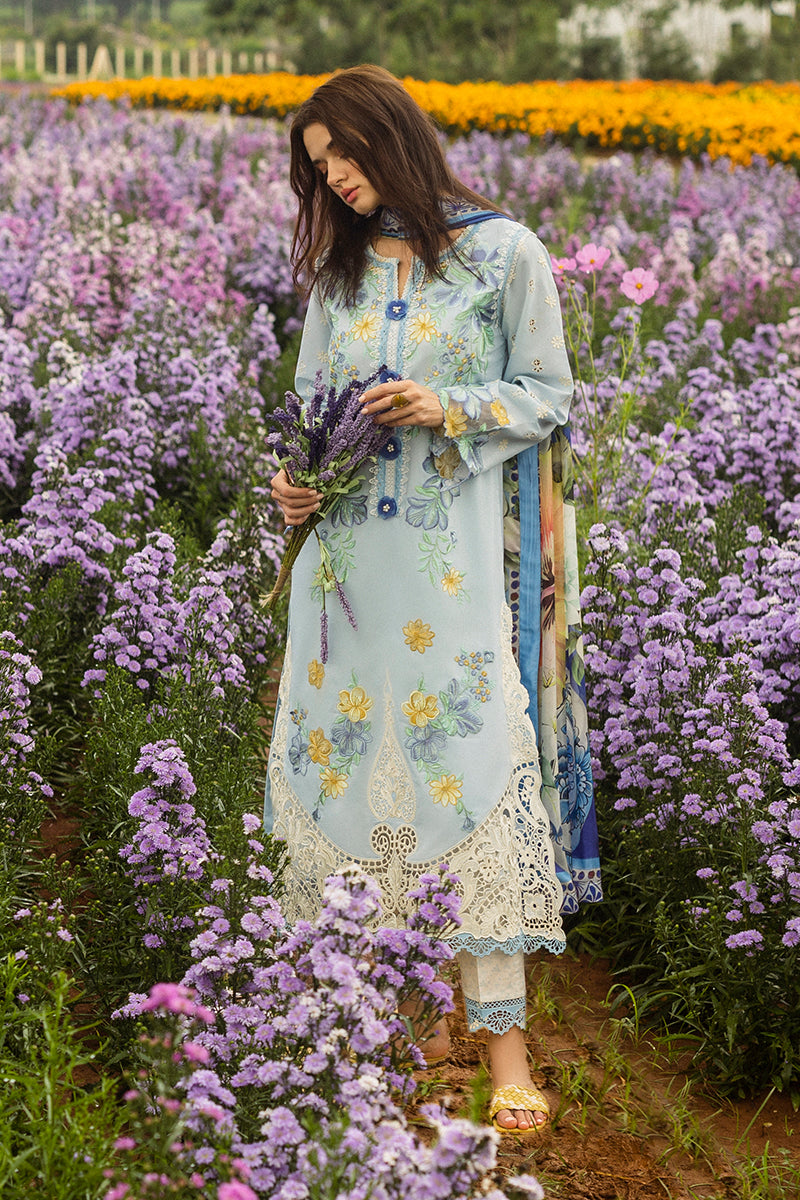 Mushq | Secret Garden Hemline 25 | Hidden Oasis L Sky Blue Lawn