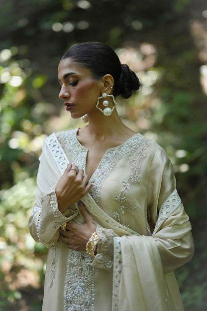 Hue Pret | Farasha Luxury Pret | Kyra
