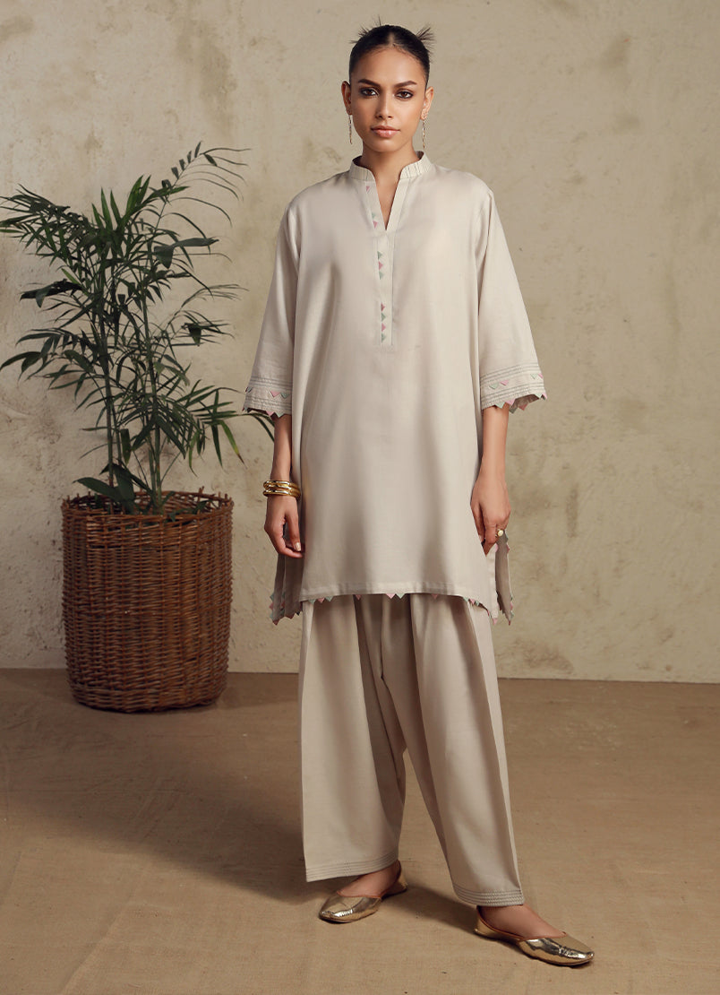 Image | Spring Basics 25 | IJSL-213715 XS Light Gray Lawn