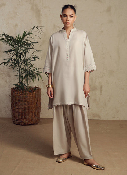 Image | Spring Basics 25 | IJSL-213715 XS Light Gray Lawn