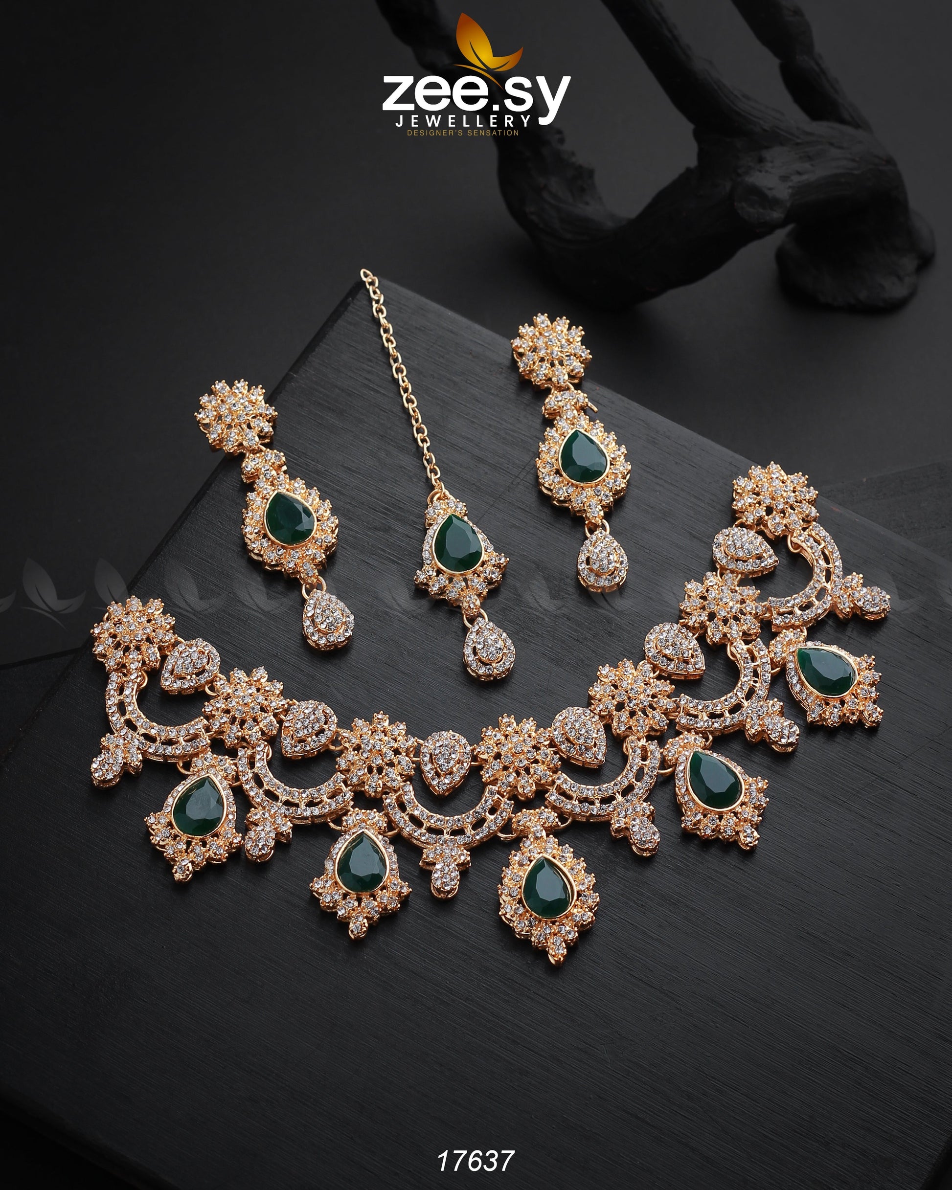 Galactic Necklace Golden Green