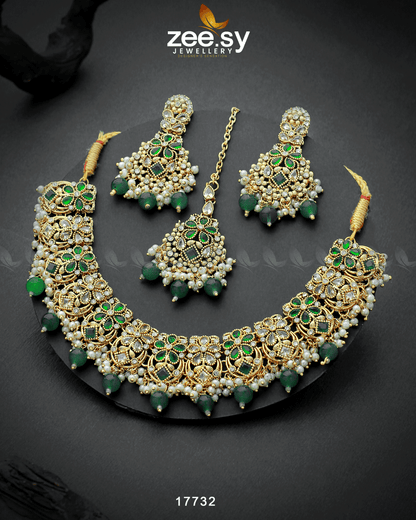 Amaryllis Necklace Green