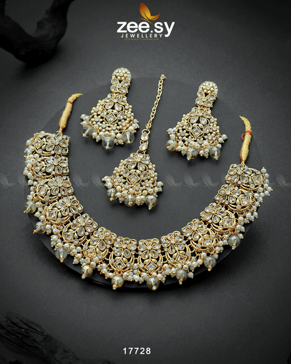 Amaryllis Necklace Champagne
