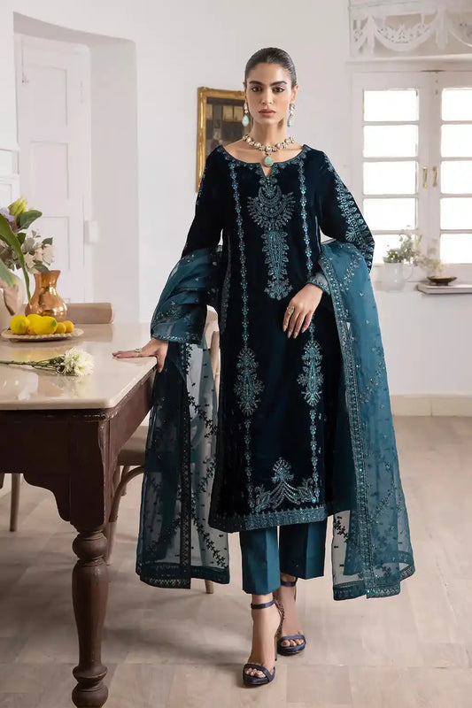 Iznik | Festive Velvet 23 | IV-21 LEHJA - Pakistani Designer Dress - by Iznik | Type: Formal - 100% Original at Saira Sultan