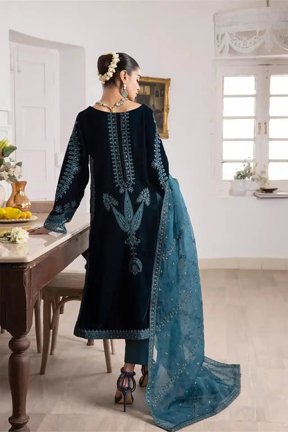 Iznik | Festive Velvet 23 | IV-21 LEHJA - Pakistani Designer Dress - by Iznik | Type: Formal - 100% Original at Saira Sultan