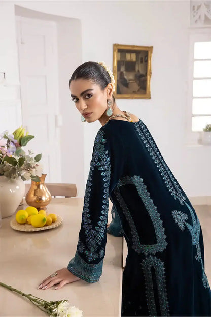 Iznik | Festive Velvet 23 | IV-21 LEHJA - Pakistani Designer Dress - by Iznik | Type: Formal - 100% Original at Saira Sultan