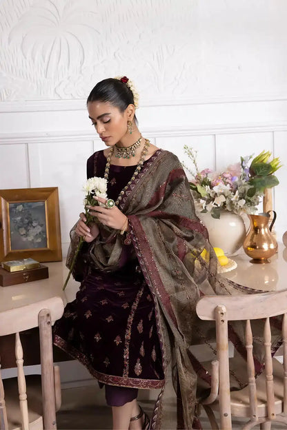 Iznik | Festive Velvet 23 | IV-23 SEHER - Pakistani Designer Dress - by Iznik | Type: Formal - 100% Original at Saira Sultan