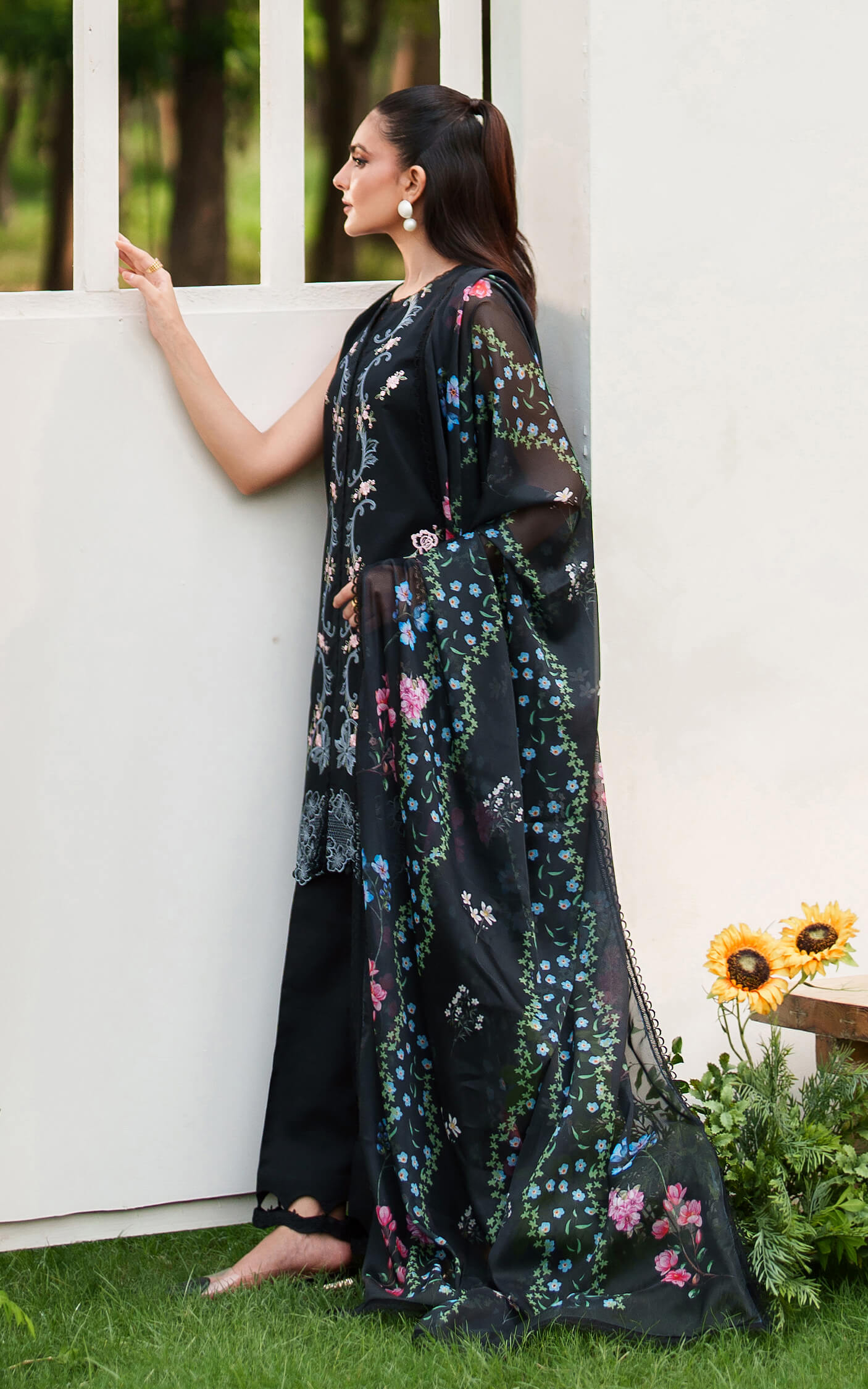 Asifa and Nabeel | Eden Cambric 25 | Ink Blossom ECU25-02 - Pakistani Designer Dress - by Asifa and Nabeel - Type : Ladies Clothes - 100% Original at Saira Sultan