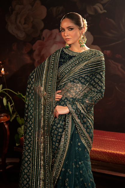 Iznik | Exclusive Velvet | IV-46 - Pakistani Designer Dress - by Iznik | Type: Ladies Clothes - 100% Original at Saira Sultan