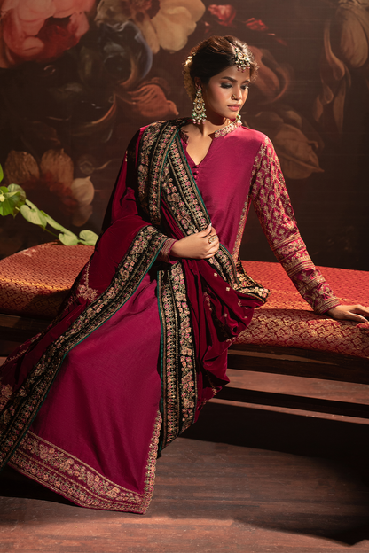 Iznik | Exclusive Velvet | IV-42 - Pakistani Designer Dress - by Iznik | Type: Ladies Clothes - 100% Original at Saira Sultan