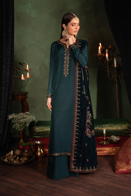 Iznik | Exclusive Velvet | IV-50 - Pakistani Designer Dress - by Iznik | Type: Ladies Clothes - 100% Original at Saira Sultan
