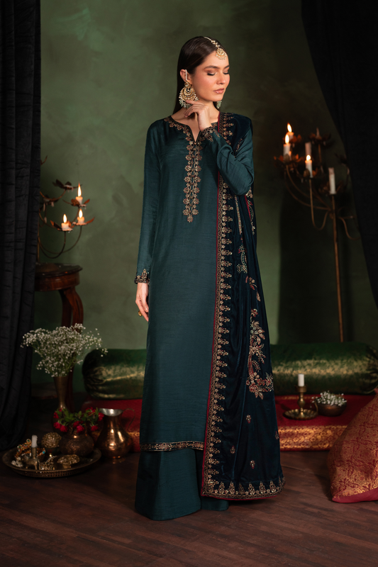 Iznik | Exclusive Velvet | IV-50 - Pakistani Designer Dress - by Iznik | Type: Ladies Clothes - 100% Original at Saira Sultan