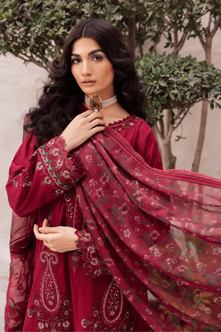 Iznik | Dahlia Embroidered Lawn | DL-01 - Pakistani Designer Dress - by Iznik | Type: Luxury - 100% Original at Saira Sultan