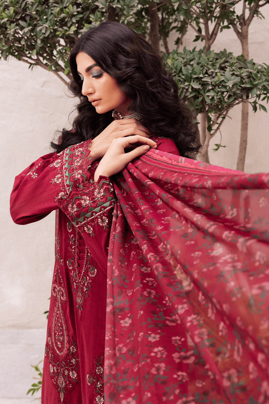 Iznik | Dahlia Embroidered Lawn | DL-01 - Pakistani Designer Dress - by Iznik | Type: Luxury - 100% Original at Saira Sultan
