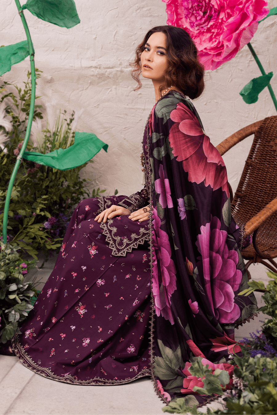 Iznik | Dahlia Embroidered Lawn | DL-06 - Pakistani Designer Dress - by Iznik | Type: Luxury - 100% Original at Saira Sultan
