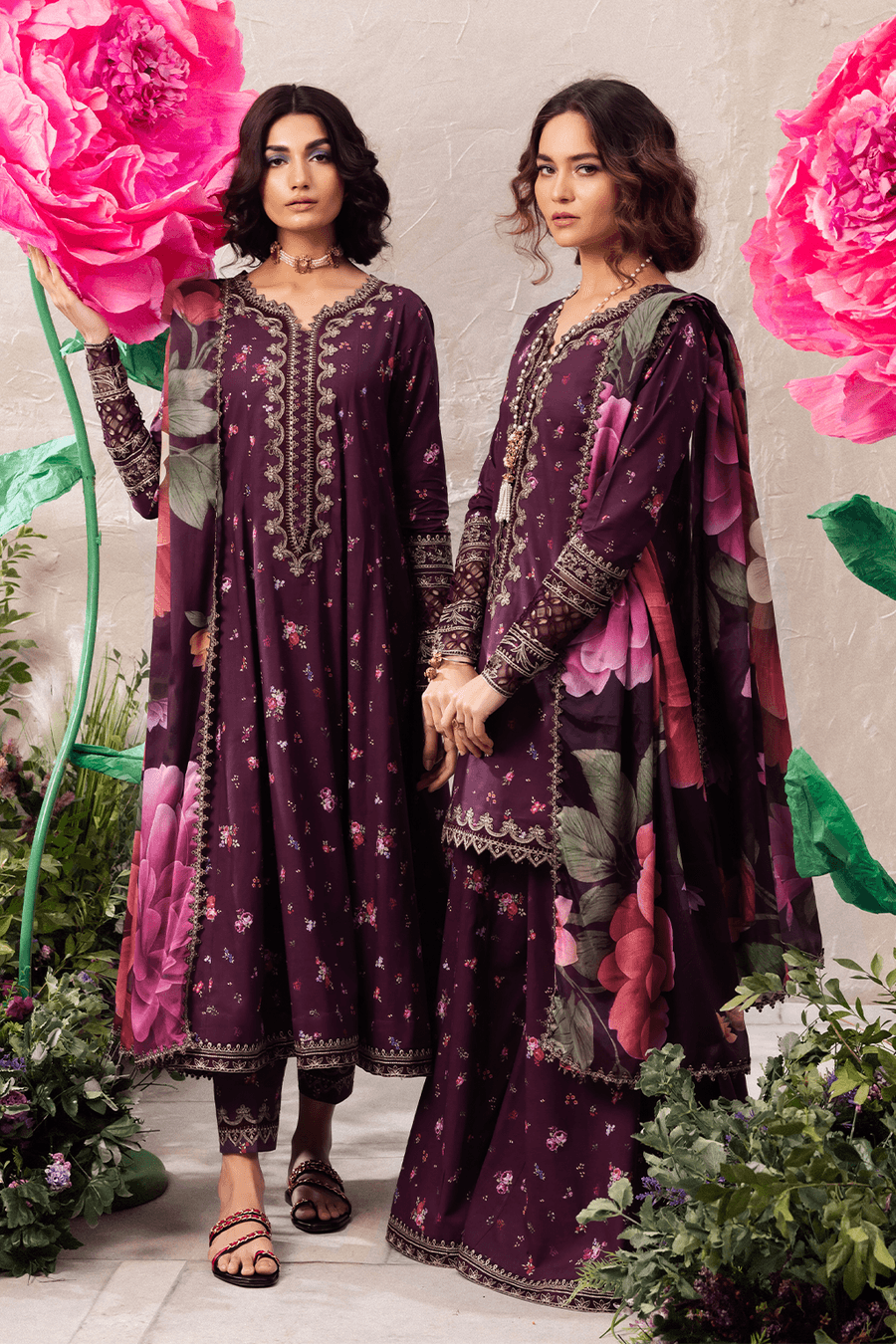 Iznik | Dahlia Embroidered Lawn | DL-06 - Pakistani Designer Dress - by Iznik | Type: Luxury - 100% Original at Saira Sultan