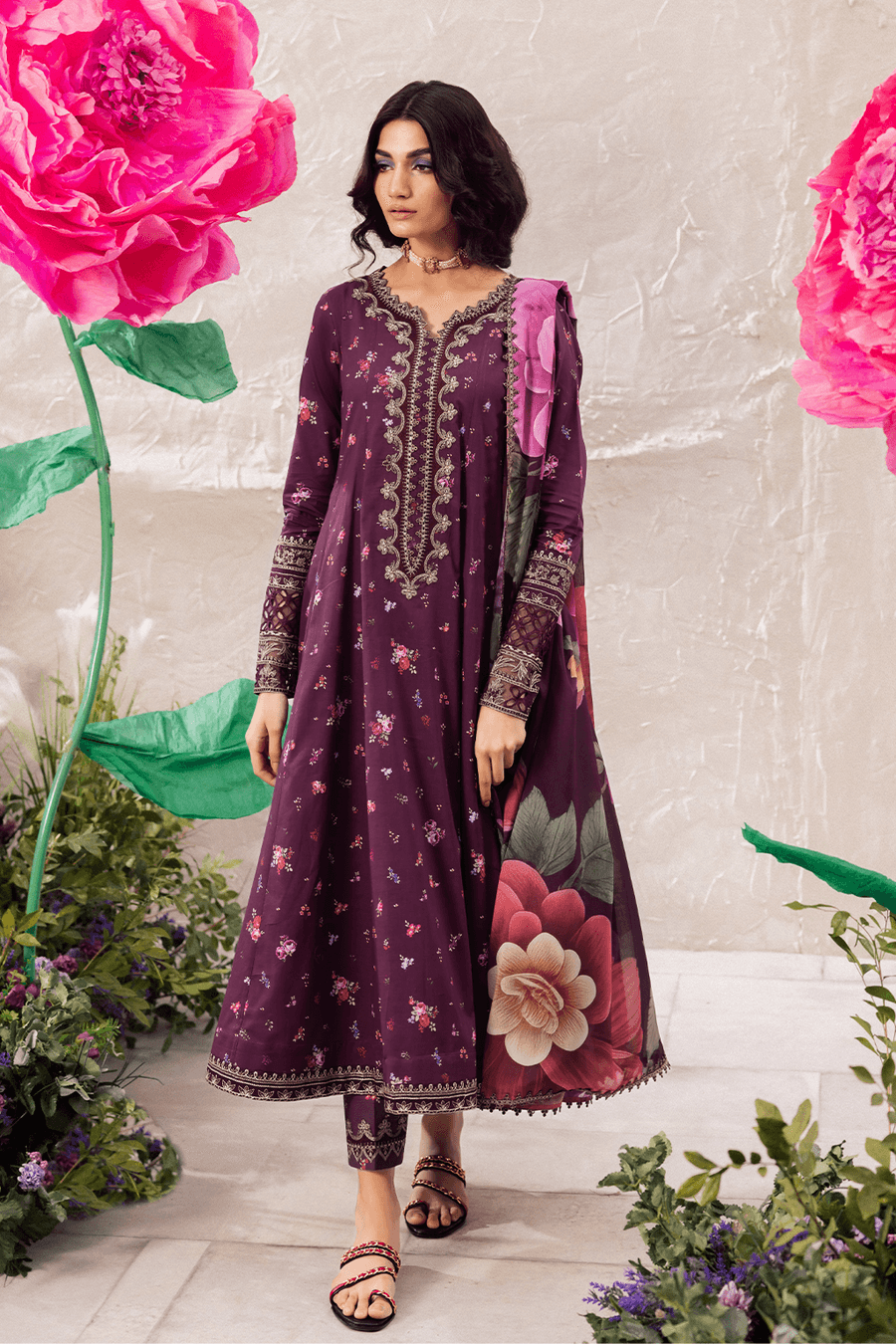 Iznik | Dahlia Embroidered Lawn | DL-06 - Pakistani Designer Dress - by Iznik | Type: Luxury - 100% Original at Saira Sultan