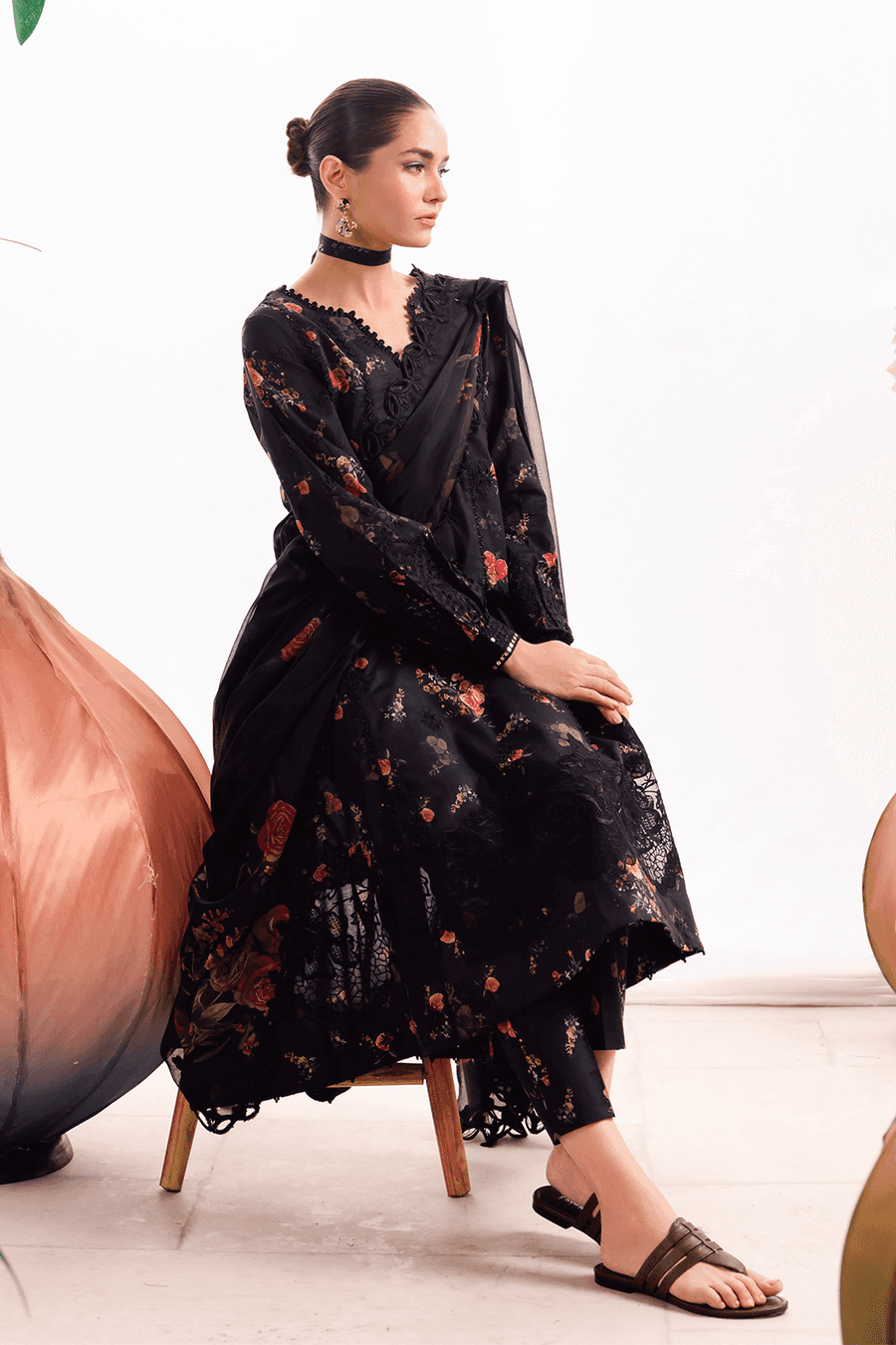 Iznik | Dahlia Embroidered Lawn | DL-08 - Pakistani Designer Dress - by Iznik | Type: Luxury - 100% Original at Saira Sultan