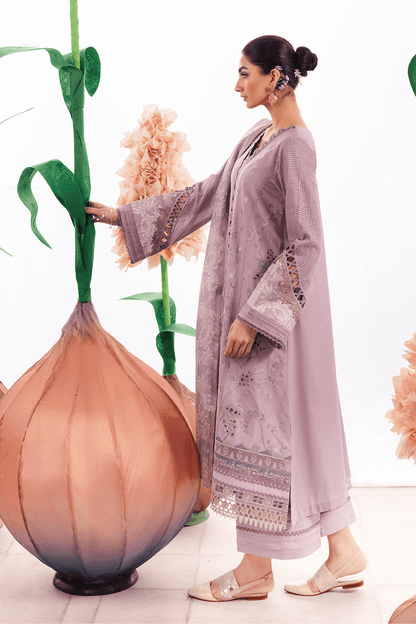 Iznik | Dahlia Embroidered Lawn | DL-04 - Pakistani Designer Dress - by Iznik | Type: Luxury - 100% Original at Saira Sultan
