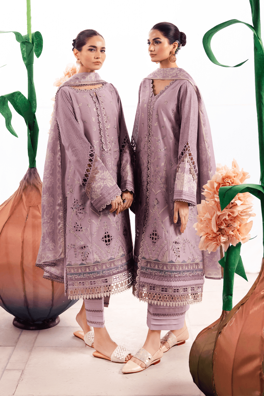 Iznik | Dahlia Embroidered Lawn | DL-04 - Pakistani Designer Dress - by Iznik | Type: Luxury - 100% Original at Saira Sultan