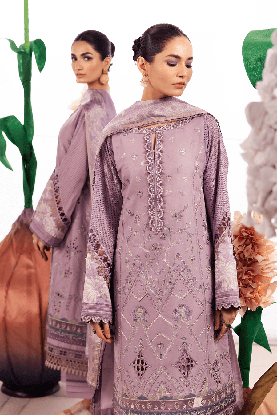 Iznik | Dahlia Embroidered Lawn | DL-04 - Pakistani Designer Dress - by Iznik | Type: Luxury - 100% Original at Saira Sultan
