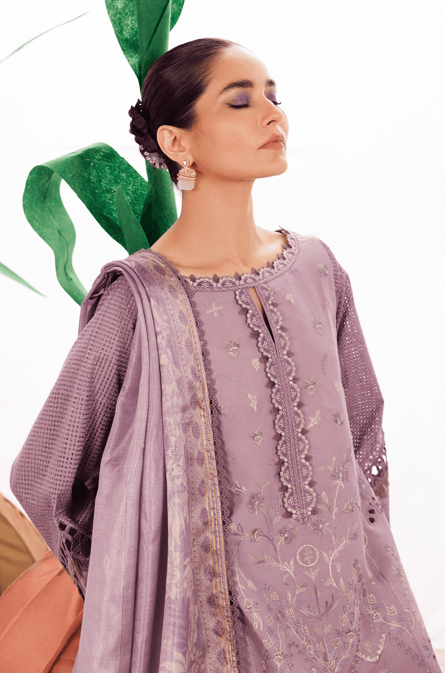 Iznik | Dahlia Embroidered Lawn | DL-04 - Pakistani Designer Dress - by Iznik | Type: Luxury - 100% Original at Saira Sultan