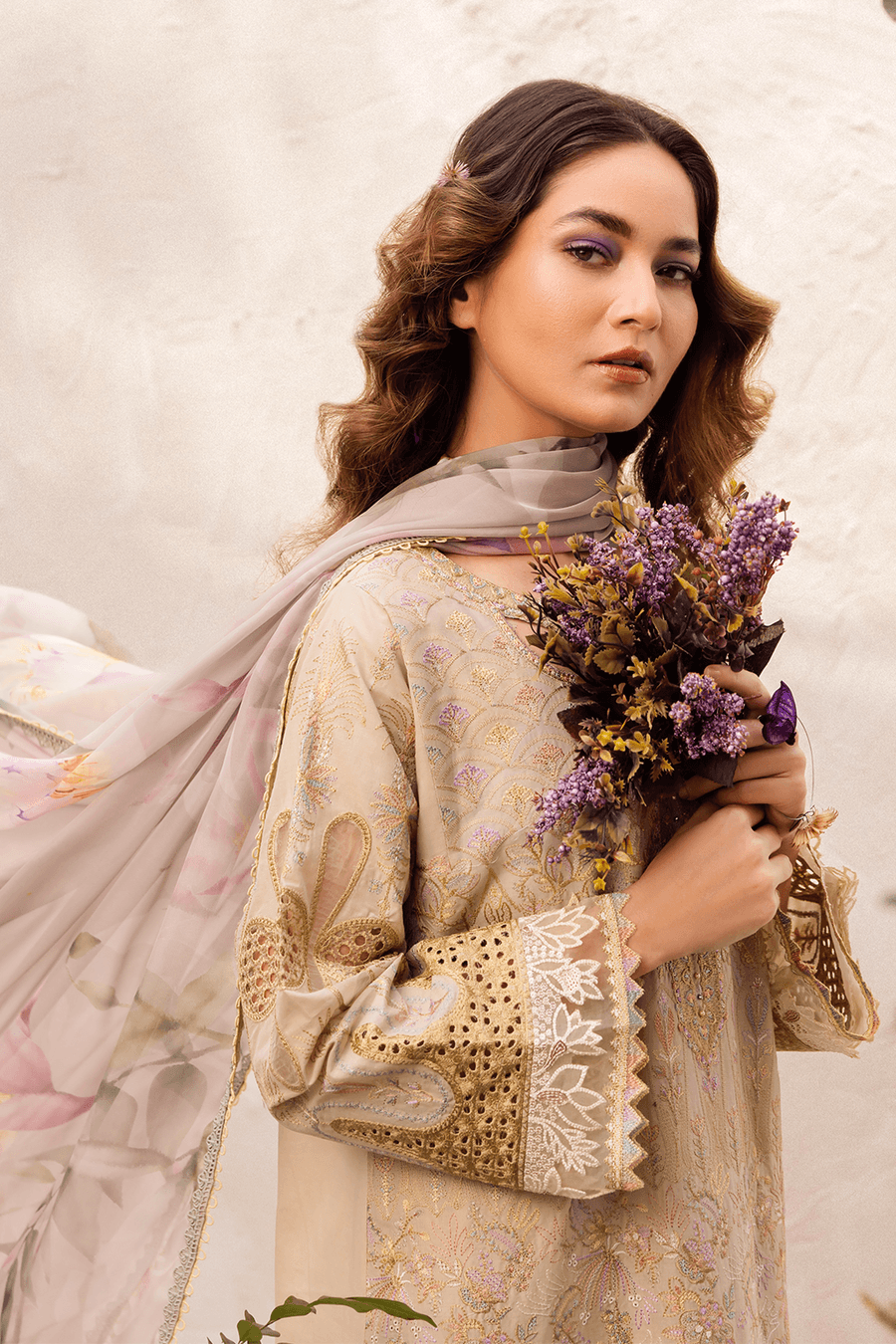 Iznik | Dahlia Embroidered Lawn | DL-03 - Pakistani Designer Dress - by Iznik | Type: Luxury - 100% Original at Saira Sultan