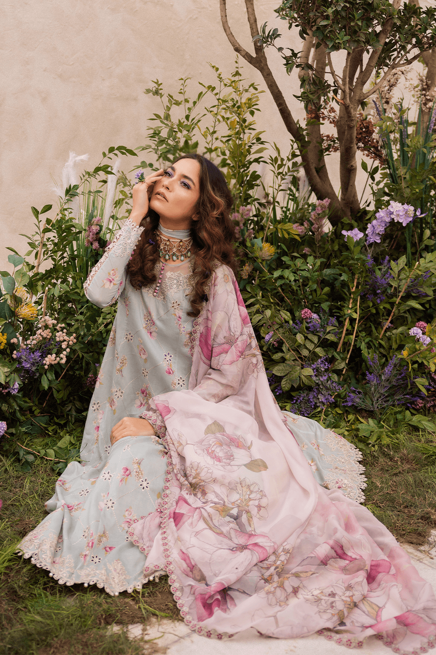 Iznik | Dahlia Embroidered Lawn | DL-10 - Pakistani Designer Dress - by Iznik | Type: Luxury - 100% Original at Saira Sultan