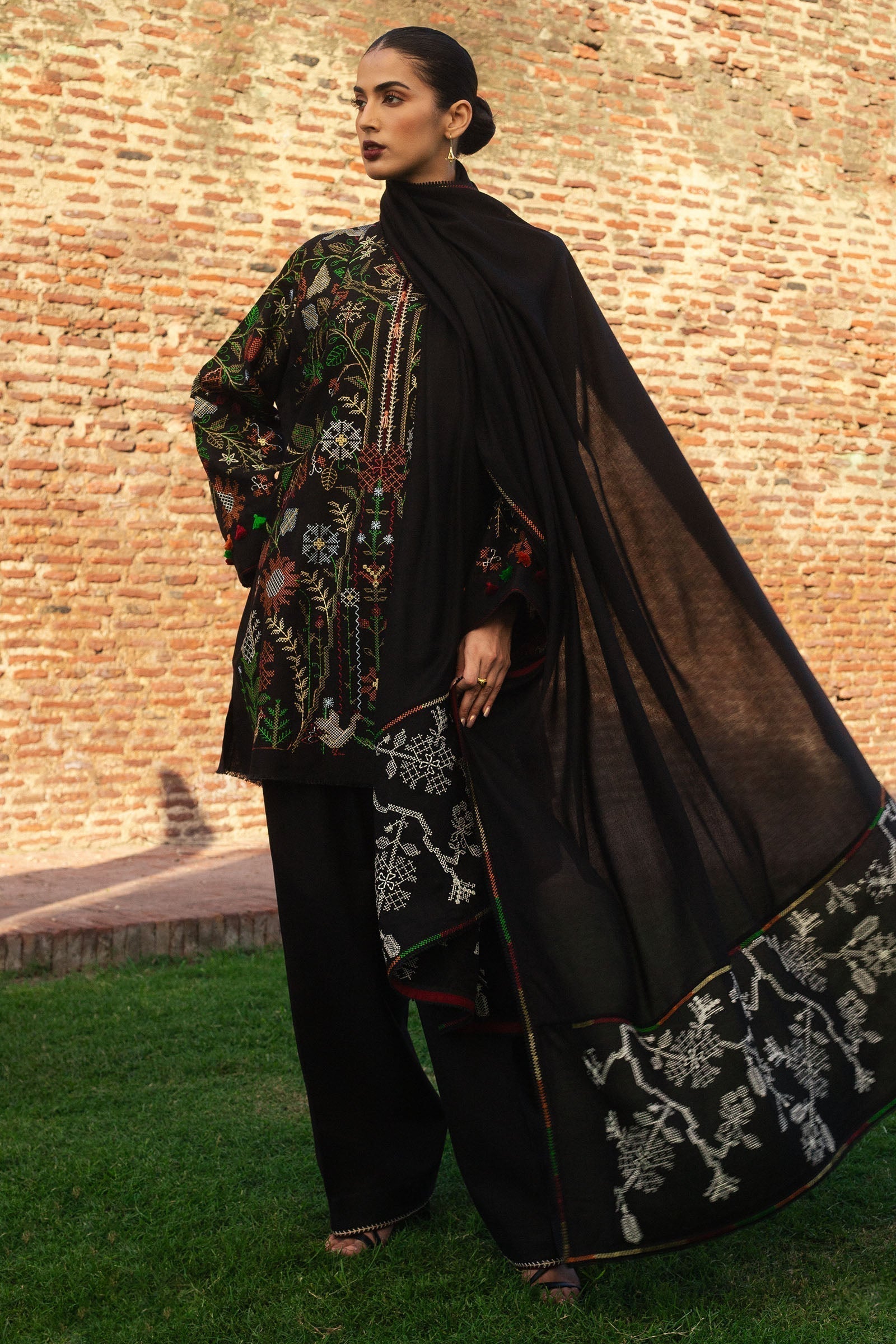 Zara Shahjahan | Winter 24 |  LALEH-D4 - Pakistani Designer Dress - by Zara Sahjahan | Type: Ladies Clothes - 100% Original at Saira Sultan