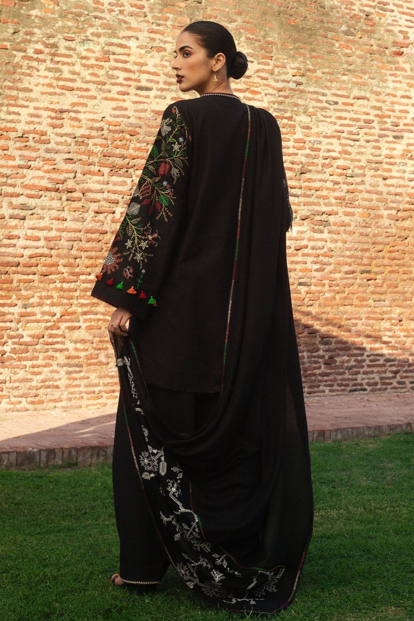Zara Shahjahan | Winter 24 |  LALEH-D4 - Pakistani Designer Dress - by Zara Sahjahan | Type: Ladies Clothes - 100% Original at Saira Sultan