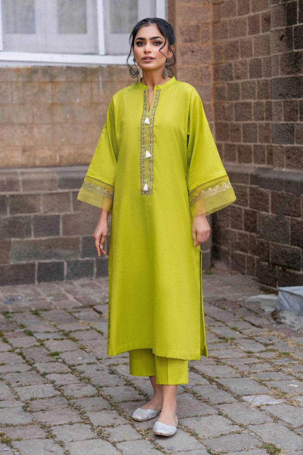 Ittehad | Embroidered Lawn | I-23 - Pakistani Designer Dress - by Ittehad | Type: Luxury - 100% Original at Saira Sultan