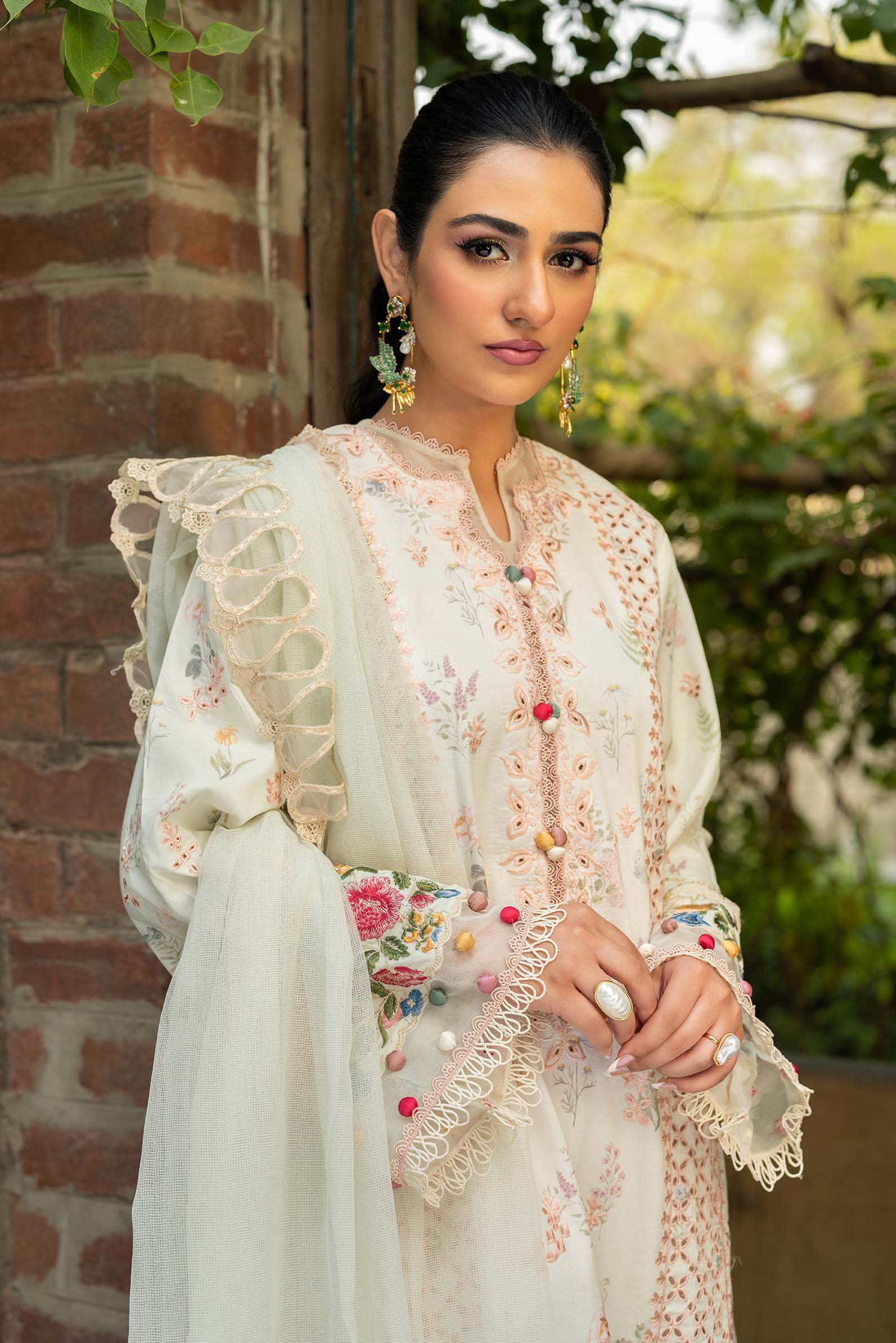Maryam Hussain | Luxury Lawn 25 | Batik - Pakistani Designer Dress - by Maryam Hussain | Type: Ladies Clothes - 100% Original at Saira Sultan