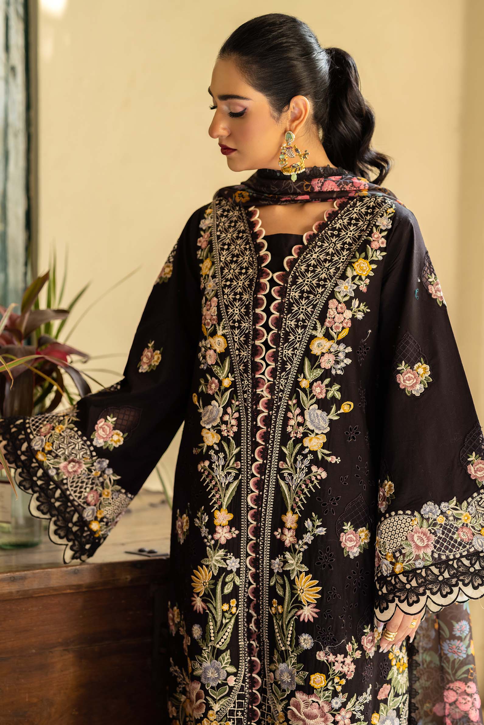 Maryam Hussain | Luxury Lawn 25 | Koyal - Pakistani Designer Dress - by Maryam Hussain | Type: Ladies Clothes - 100% Original at Saira Sultan