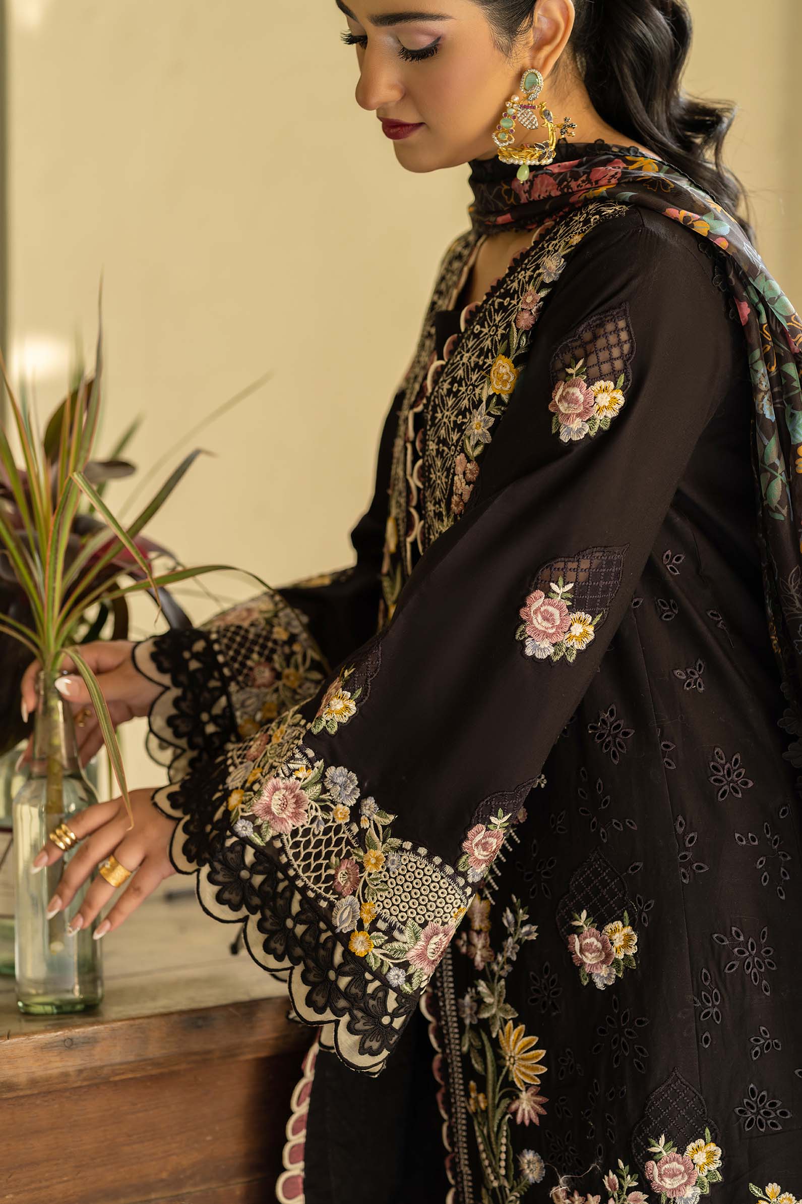 Maryam Hussain | Luxury Lawn 25 | Koyal - Pakistani Designer Dress - by Maryam Hussain | Type: Ladies Clothes - 100% Original at Saira Sultan