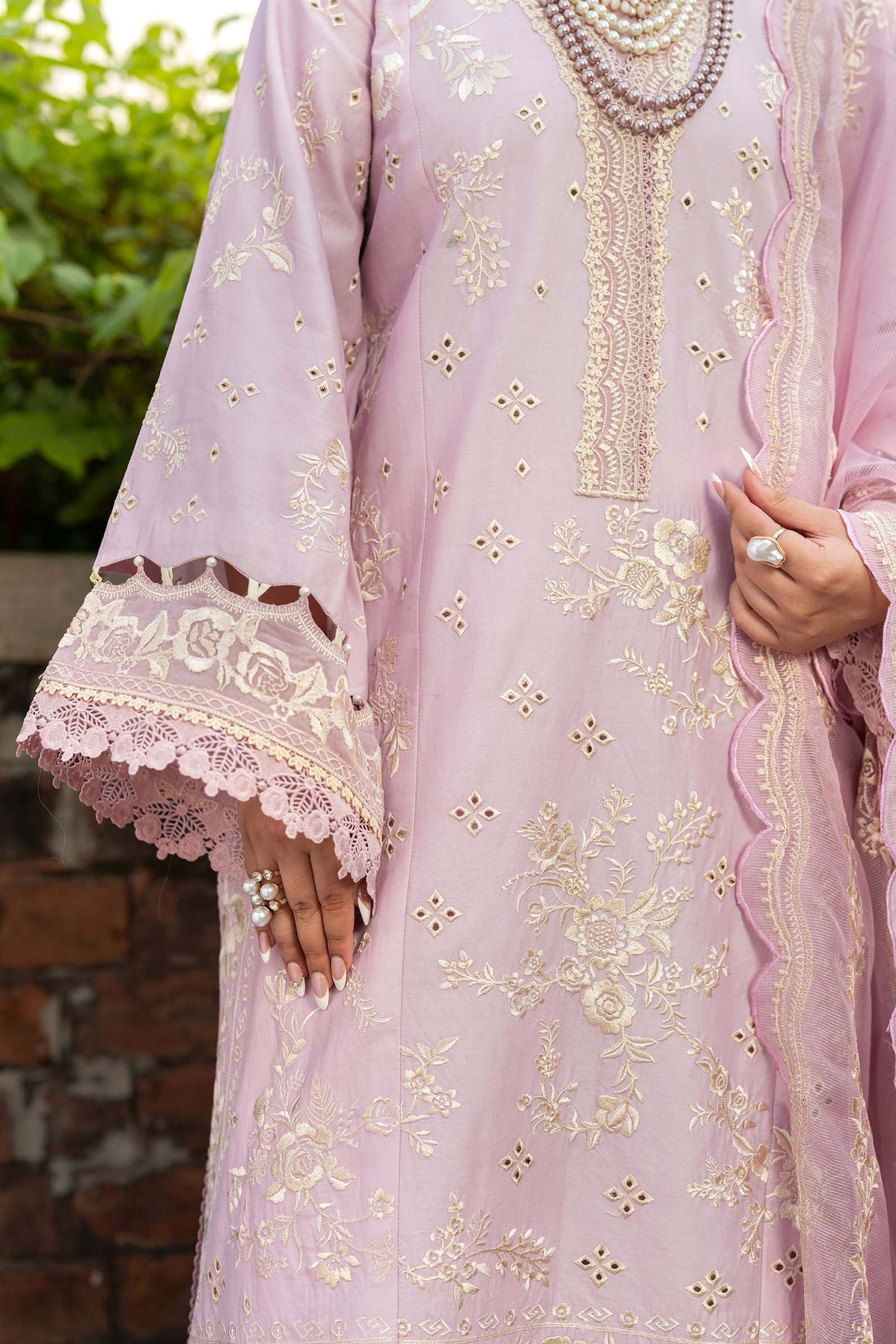 Maryam Hussain | Luxury Lawn 25 | Samar - Pakistani Designer Dress - by Maryam Hussain | Type: Ladies Clothes - 100% Original at Saira Sultan