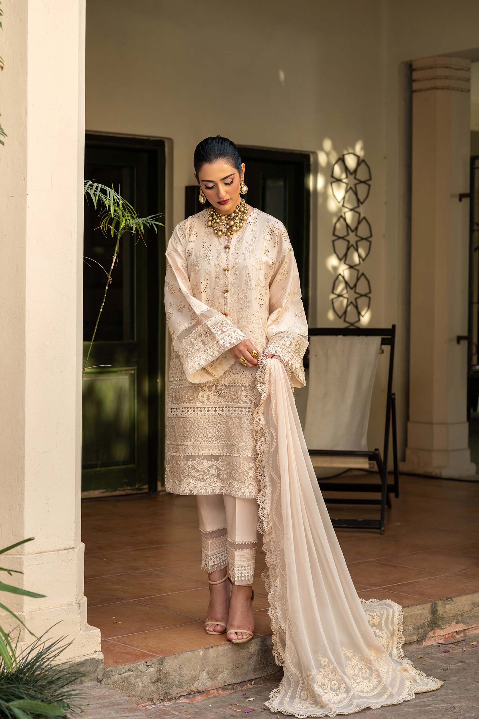 Maryam Hussain | Luxury Lawn 25 | Raya - Pakistani Designer Dress - by Maryam Hussain | Type: Ladies Clothes - 100% Original at Saira Sultan