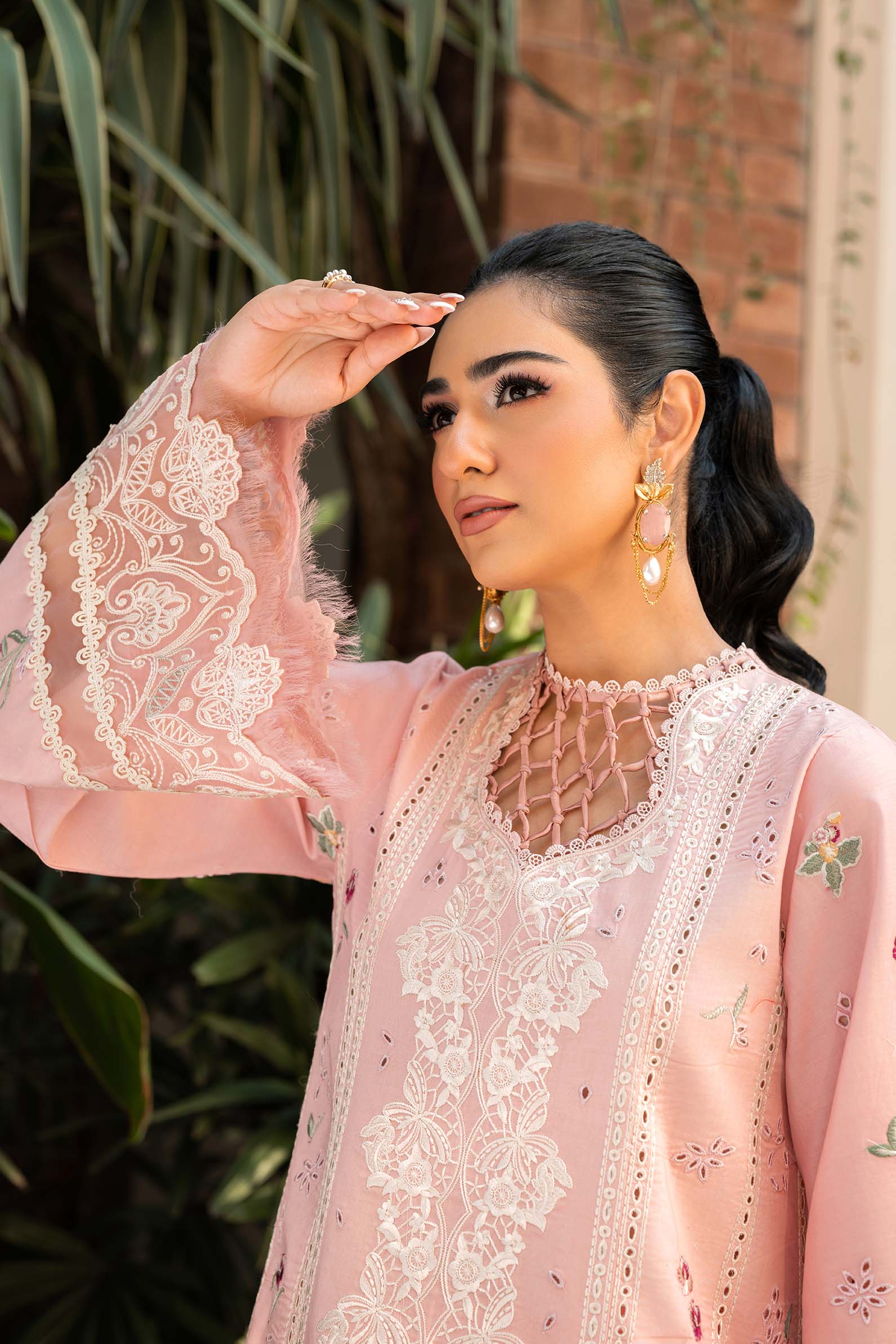 Maryam Hussain | Luxury Lawn 25 | Naina - Pakistani Designer Dress - by Maryam Hussain | Type: Ladies Clothes - 100% Original at Saira Sultan