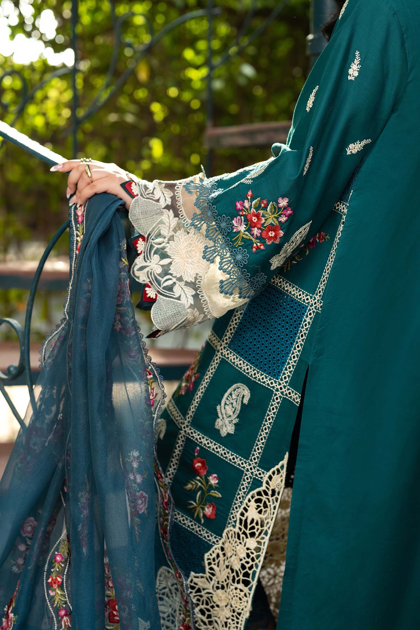 Maryam Hussain | Luxury Lawn 25 | Neelum - Pakistani Designer Dress - by Maryam Hussain | Type: Ladies Clothes - 100% Original at Saira Sultan