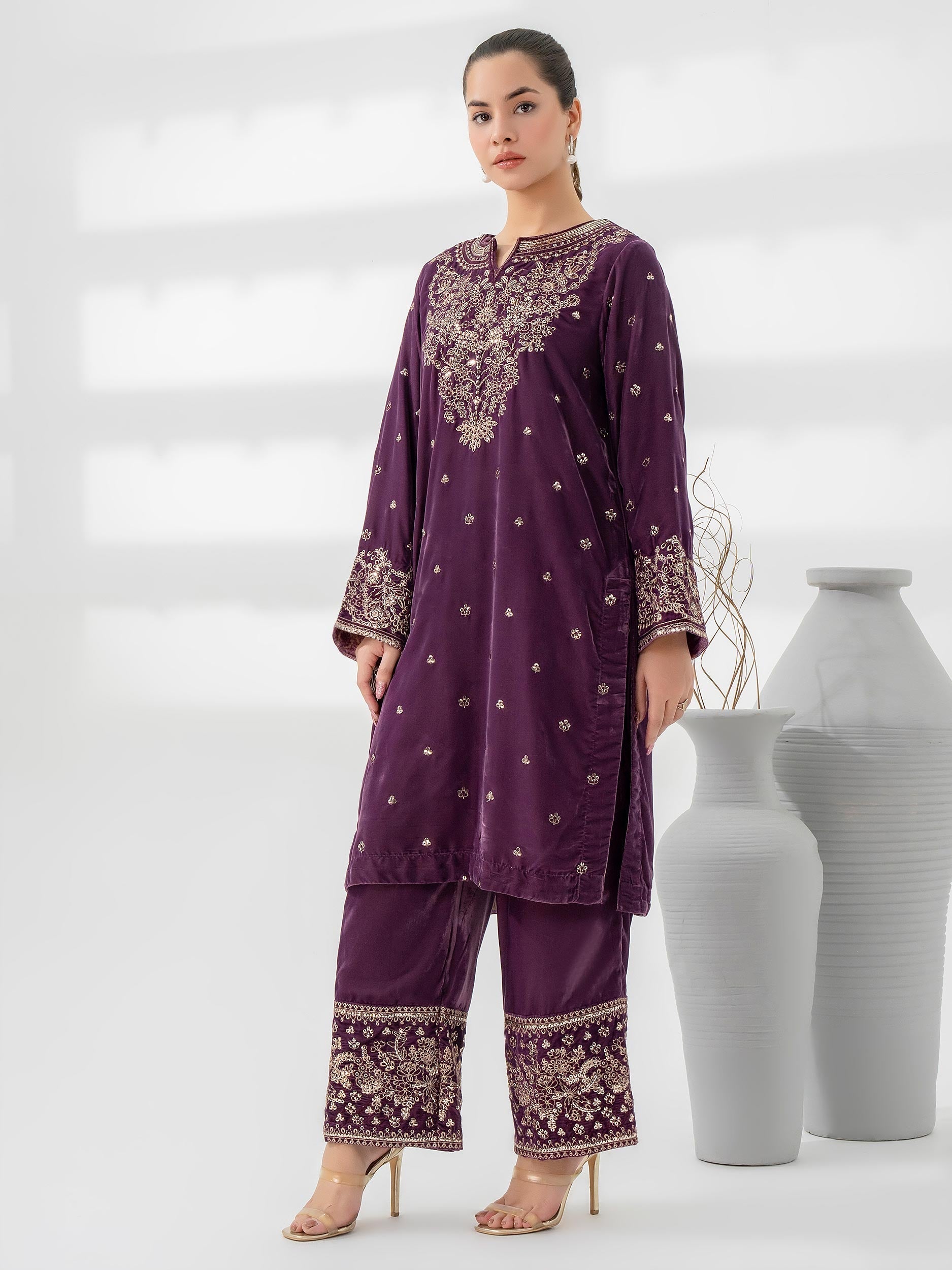 Lime Light | Velvet Pret | V-03 M Dark Purple Velvet