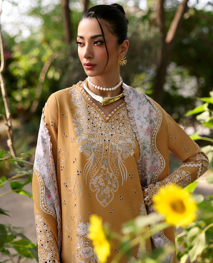 Republic Womenswear | Embroidered Pret | M-150 - Pakistani Designer Dress - by Republic Womenswear - Type : Ladies Clothes - 100% Original at Saira Sultan