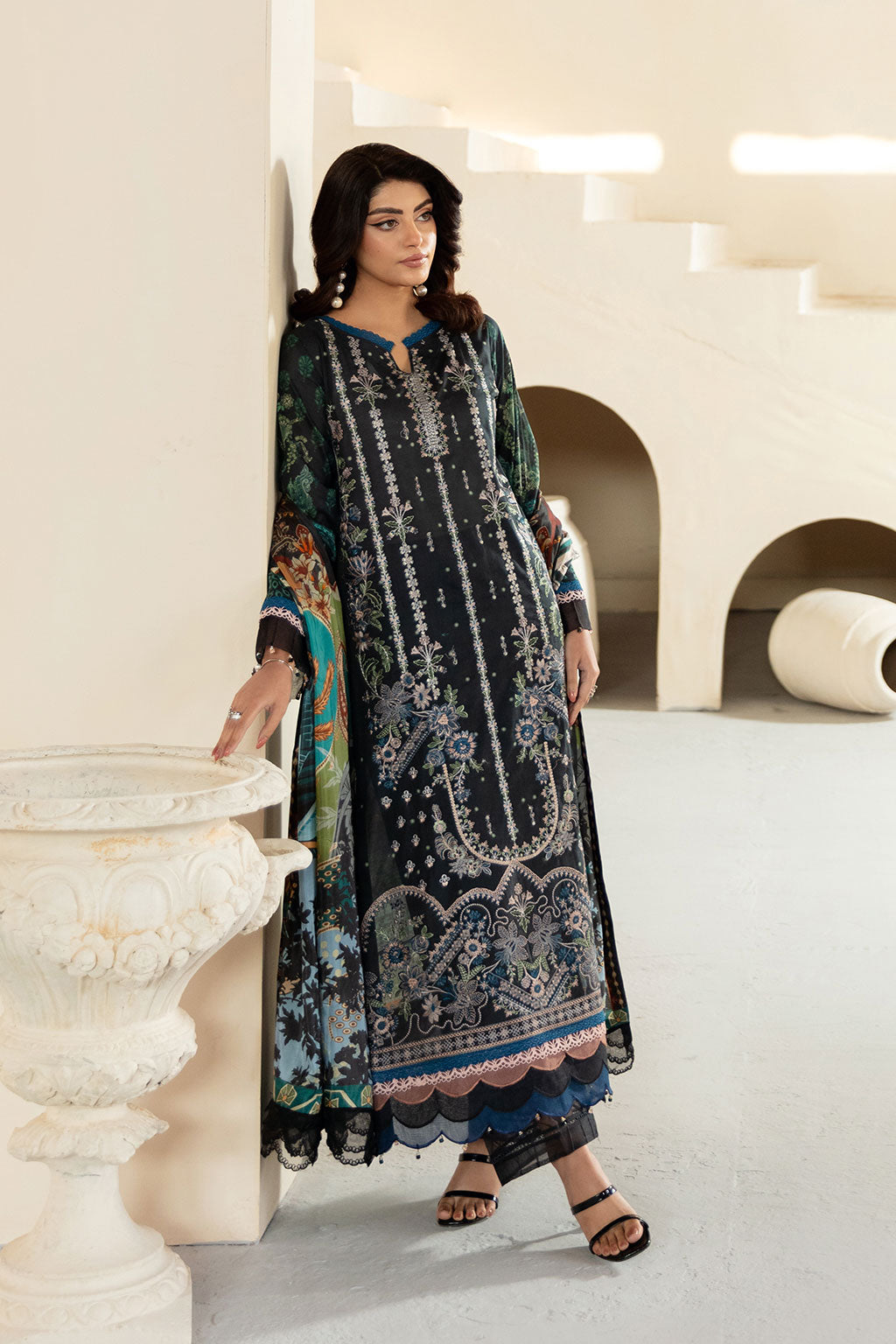 Ramsha | Mashaal Luxury Lawn | L-1301 XS Black Lawn