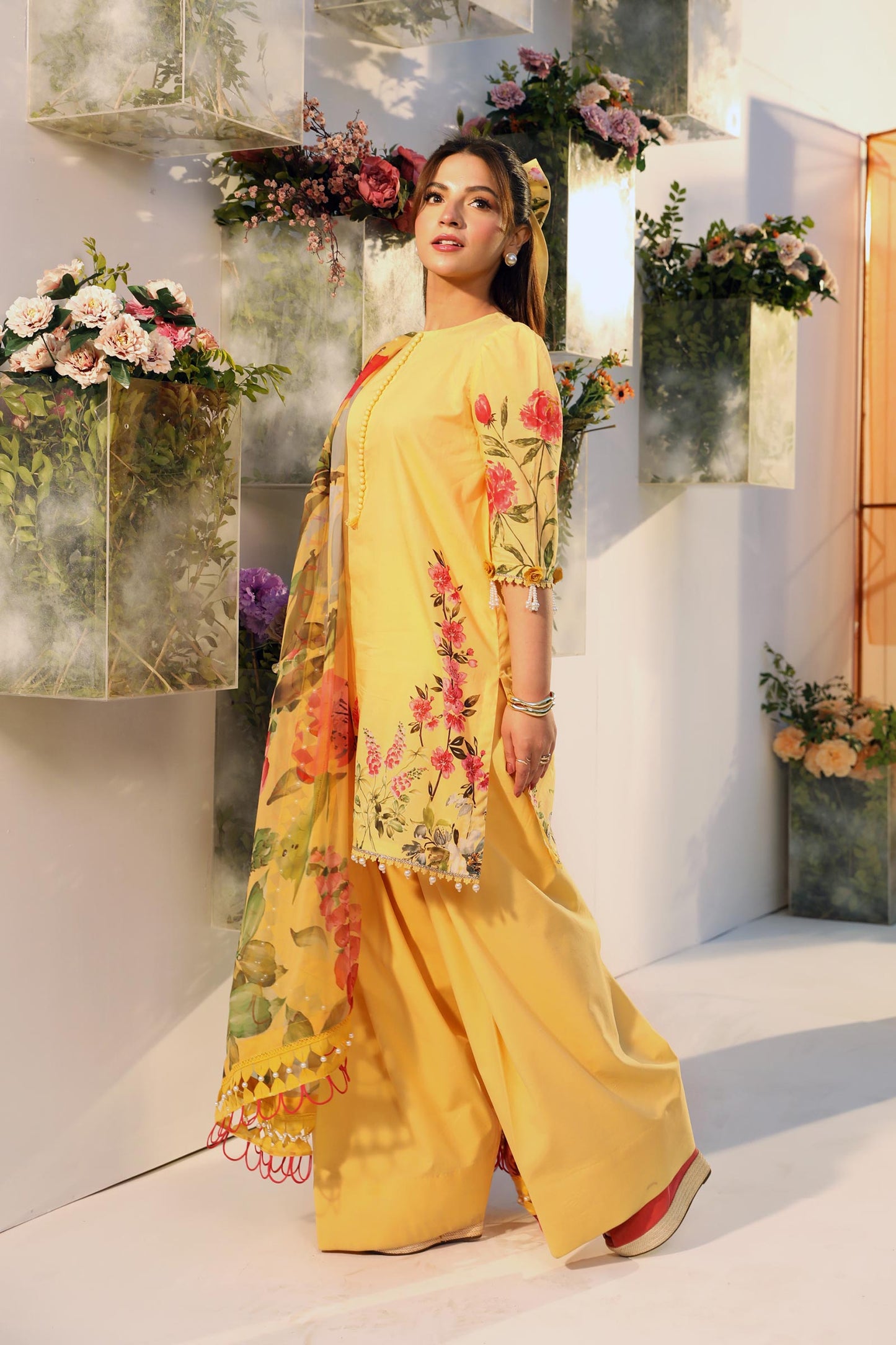 Maria B | M Basic Summer Lawn 25 | MB-CUS25-701A S Yellow Lawn