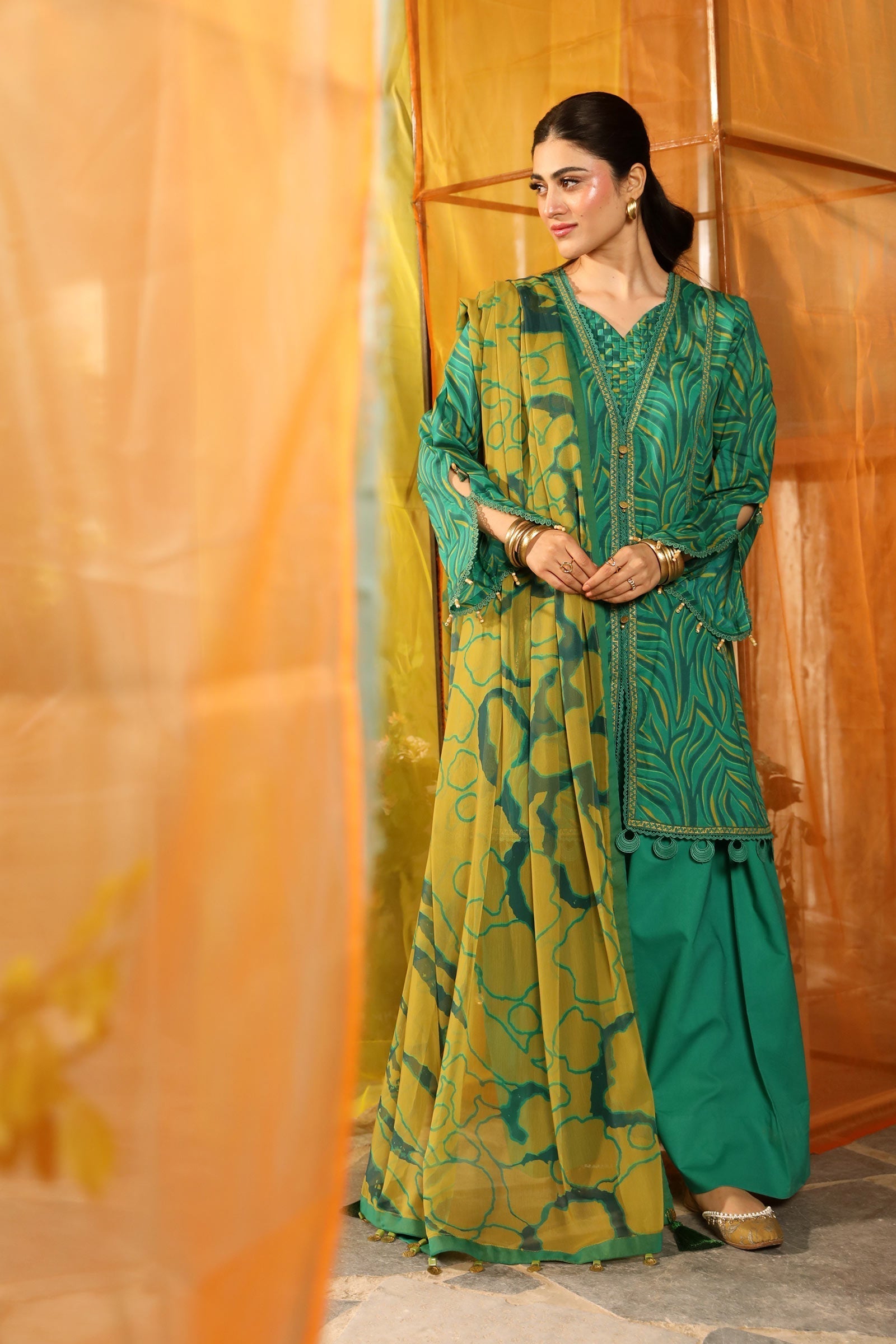 Maria B | M Basic Summer Lawn 25 | MB-CUS25-704A L Emerald Green Lawn