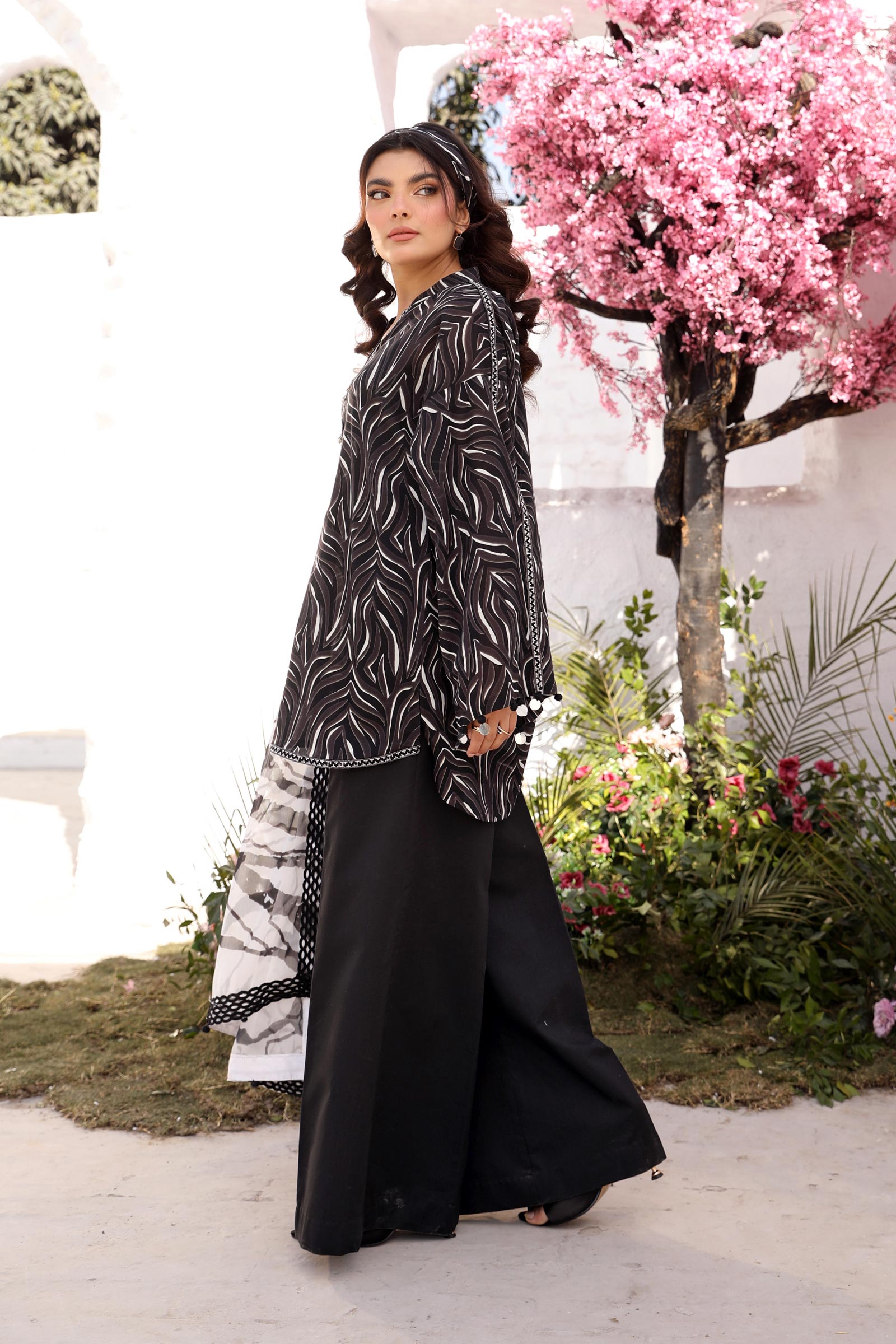 Maria B | M Basic Summer Lawn 25 | MB-CUS25-704B S Black Lawn