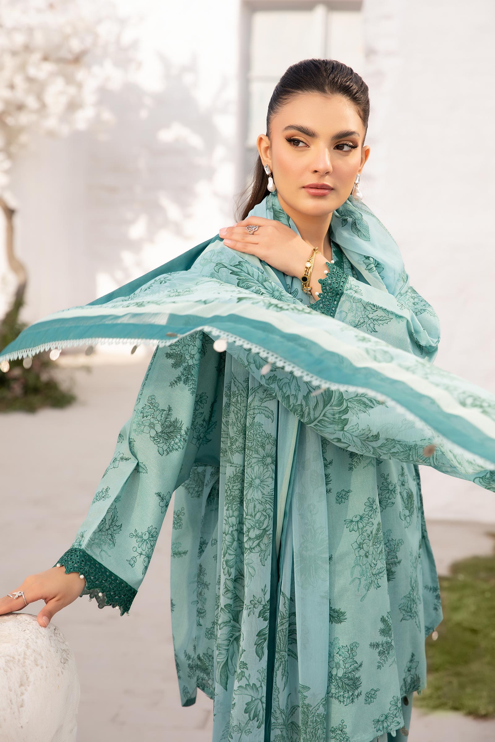 Maria B | M Basic Summer Lawn 25 | MB-CUS25-708B M Ice Blue Lawn
