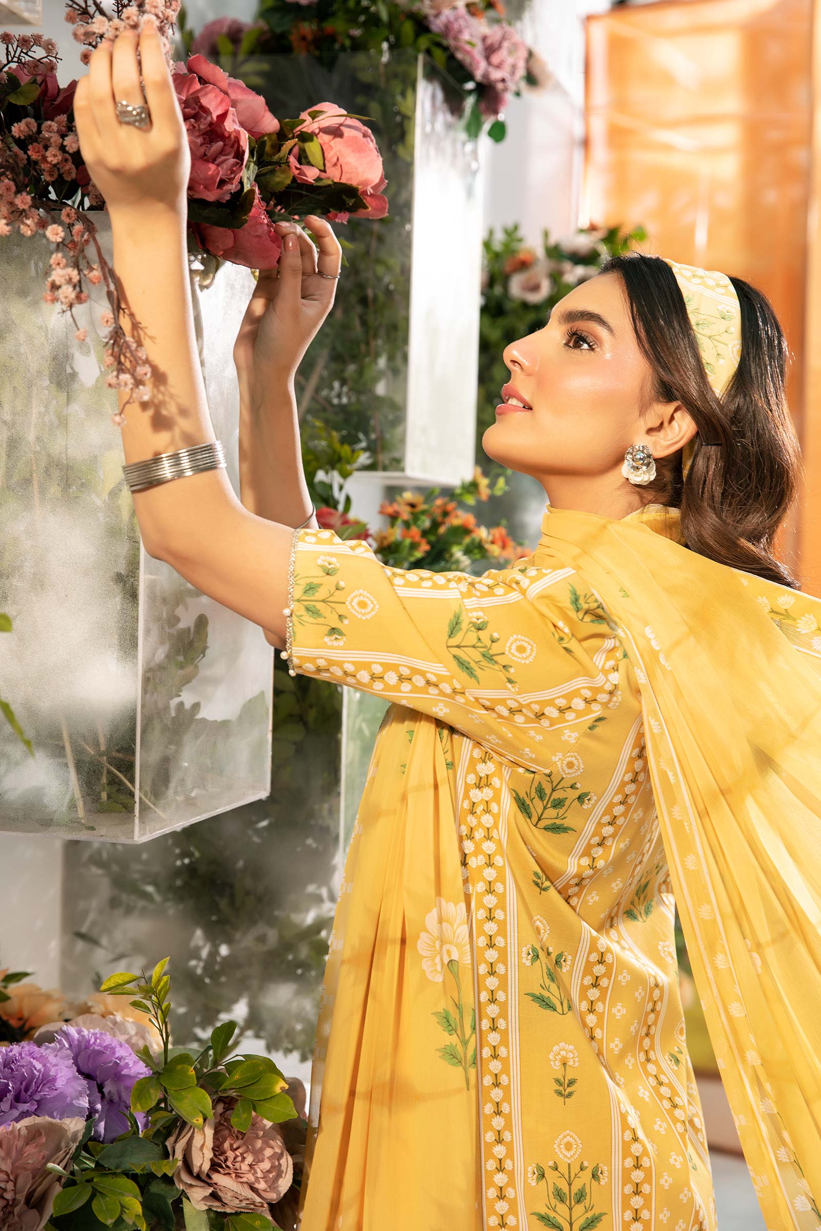 Maria B | M Basic Summer Lawn 25 | MB-CUS25-711A M Yellow Slub Lawn