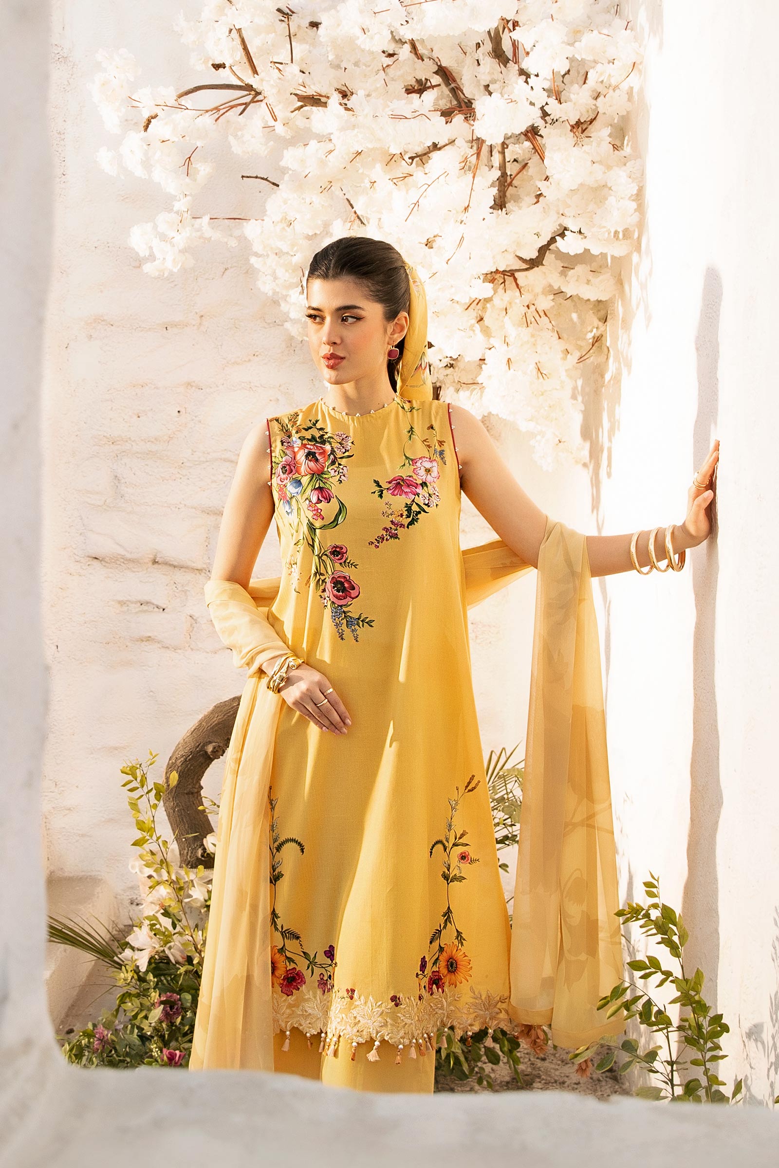 Maria B | M Basic Summer Lawn 25 | MB-CUS25-712A XL Yellow Slub Lawn