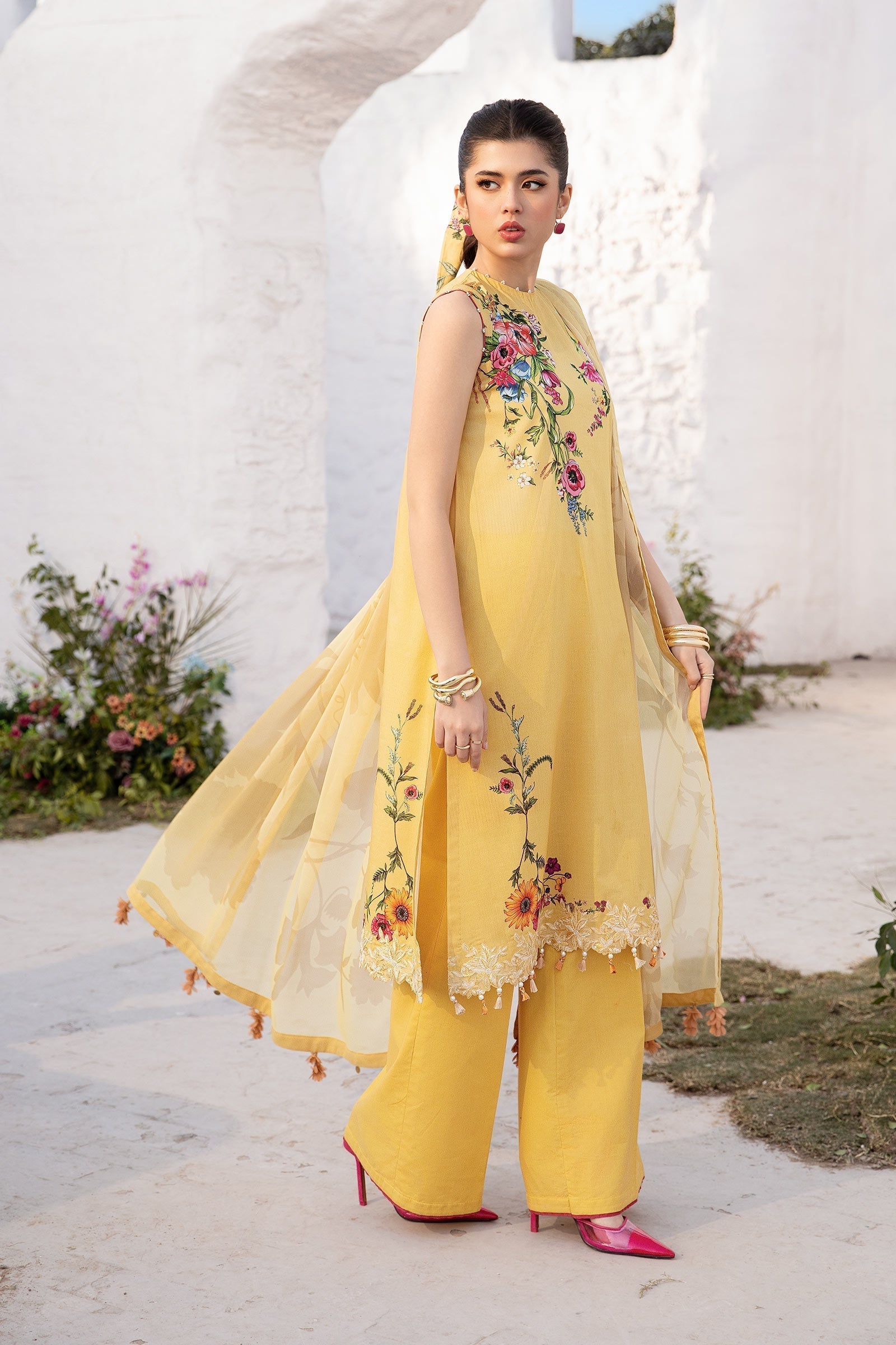 Maria B | M Basic Summer Lawn 25 | MB-CUS25-712A L Yellow Slub Lawn