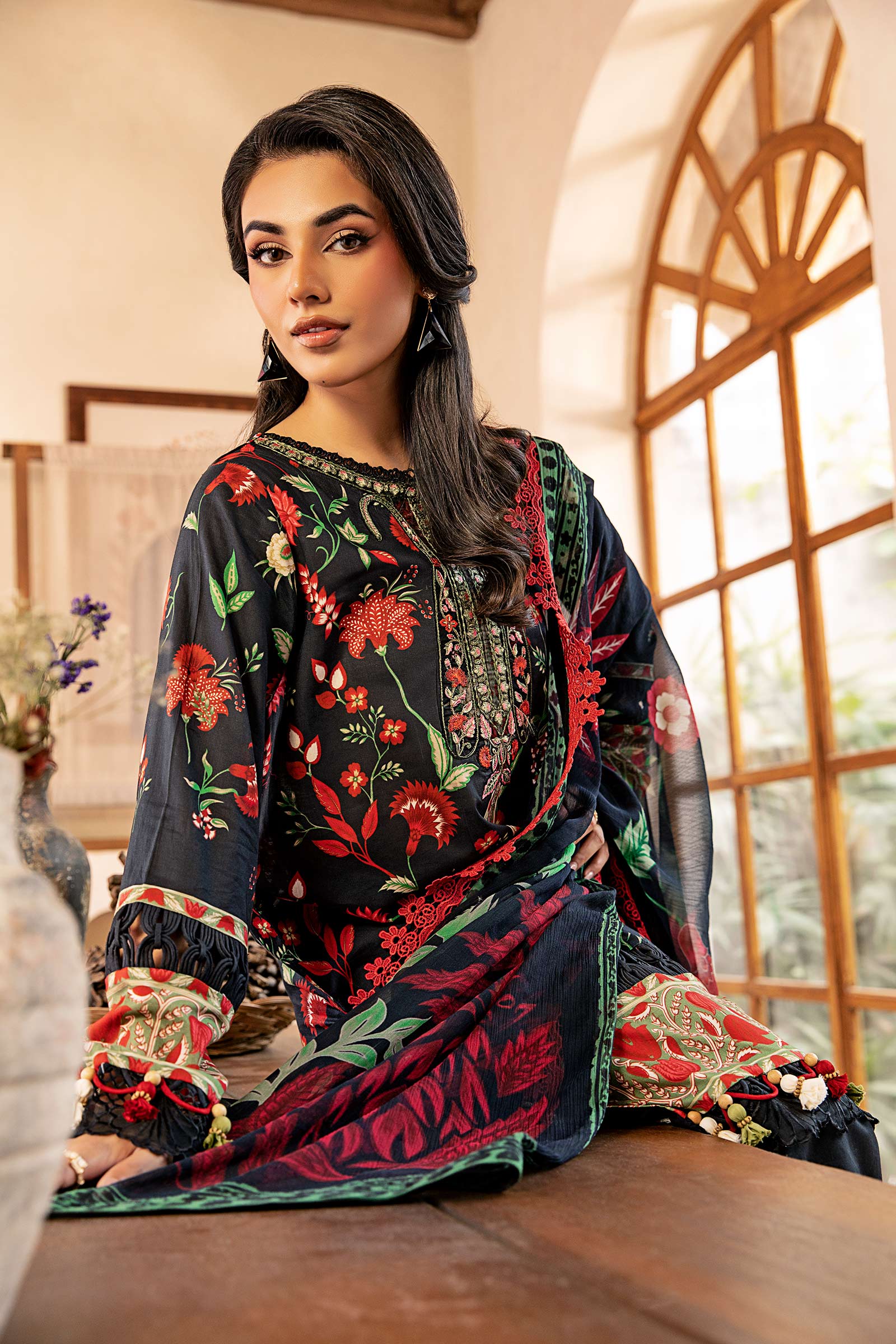 Maria B | Eid Basic Lawn | MB-CUS25-901A L Black Lawn