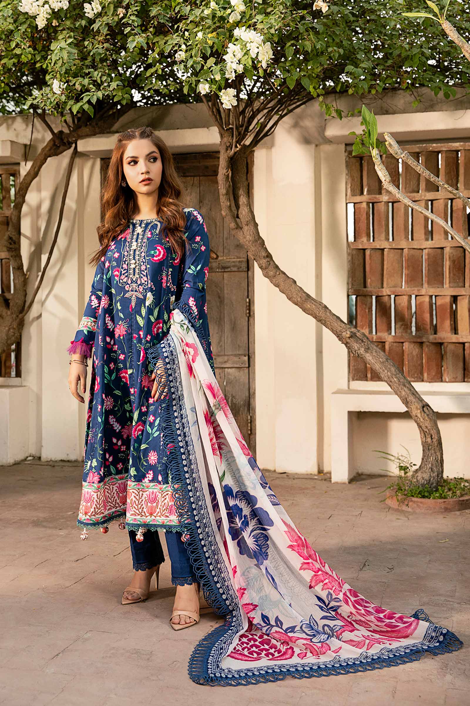 Maria B | Eid Basic Lawn | MB-CUS25-901B L Dark Blue Lawn